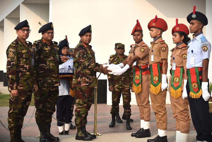 Cadets taking prize from BD Army
